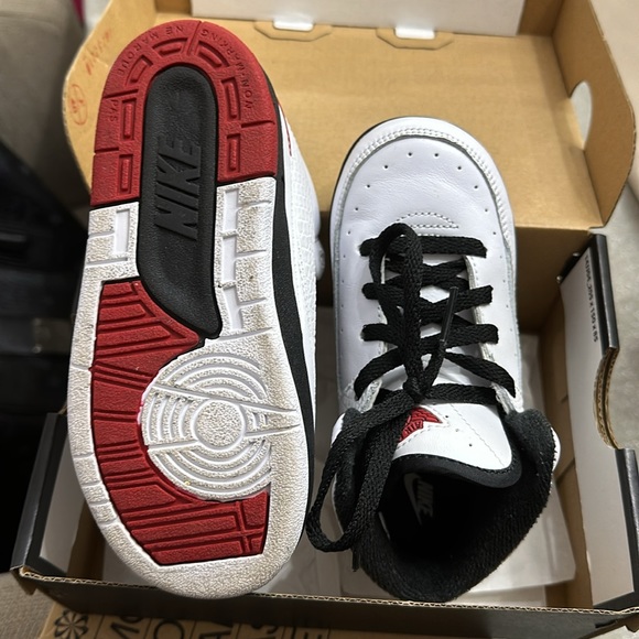 Jordon 2 Retro - Picture 4 of 5